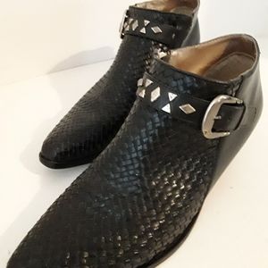 Vero Studio Booties Black Buckle Studs Wms 7.5